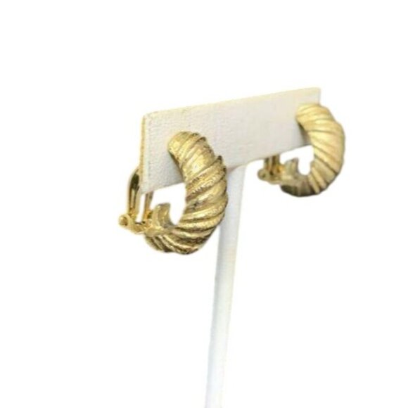 Joseph Mazer Textured Gold Tone Clip On Earrings W/ 2 Pair Of Charms (1746) - Picture 5 of 12